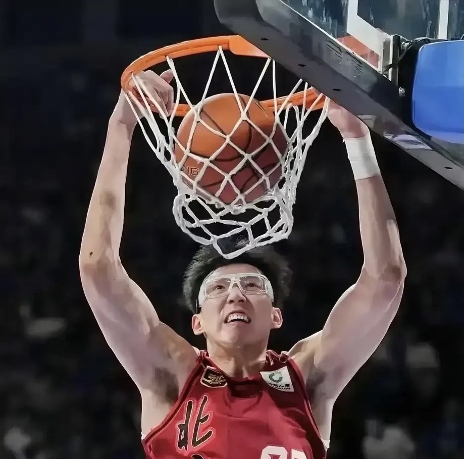 魔术险胜深圳队,周琦点燃赛场的简单介绍 魔术险胜深圳队,周琦点燃赛场的简单介绍