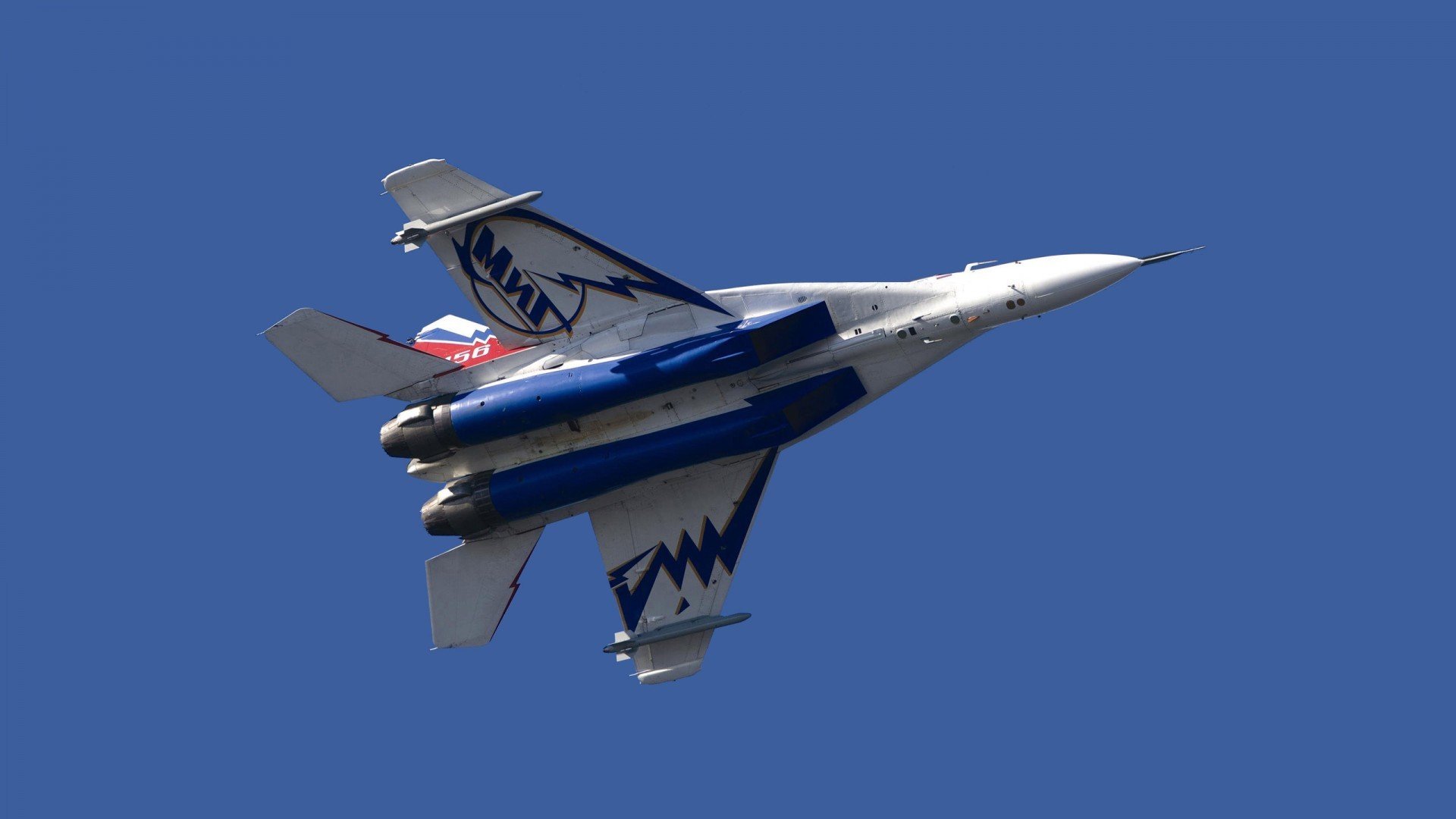 跨越太平洋的对决,当猛龙巅峰遇上深圳,库里如何用一记三分定义巨星价值