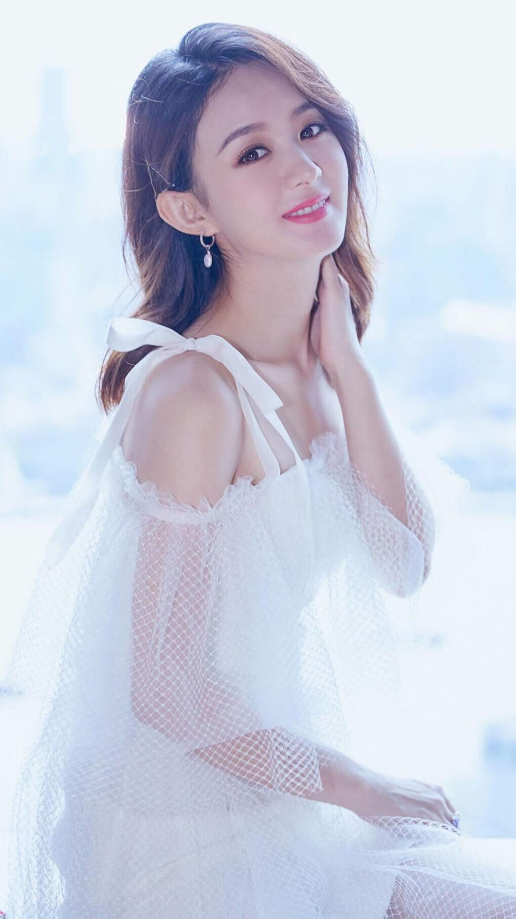 双星闪耀，技术性击倒，拉梅洛绽放光芒，76人高效击溃活塞